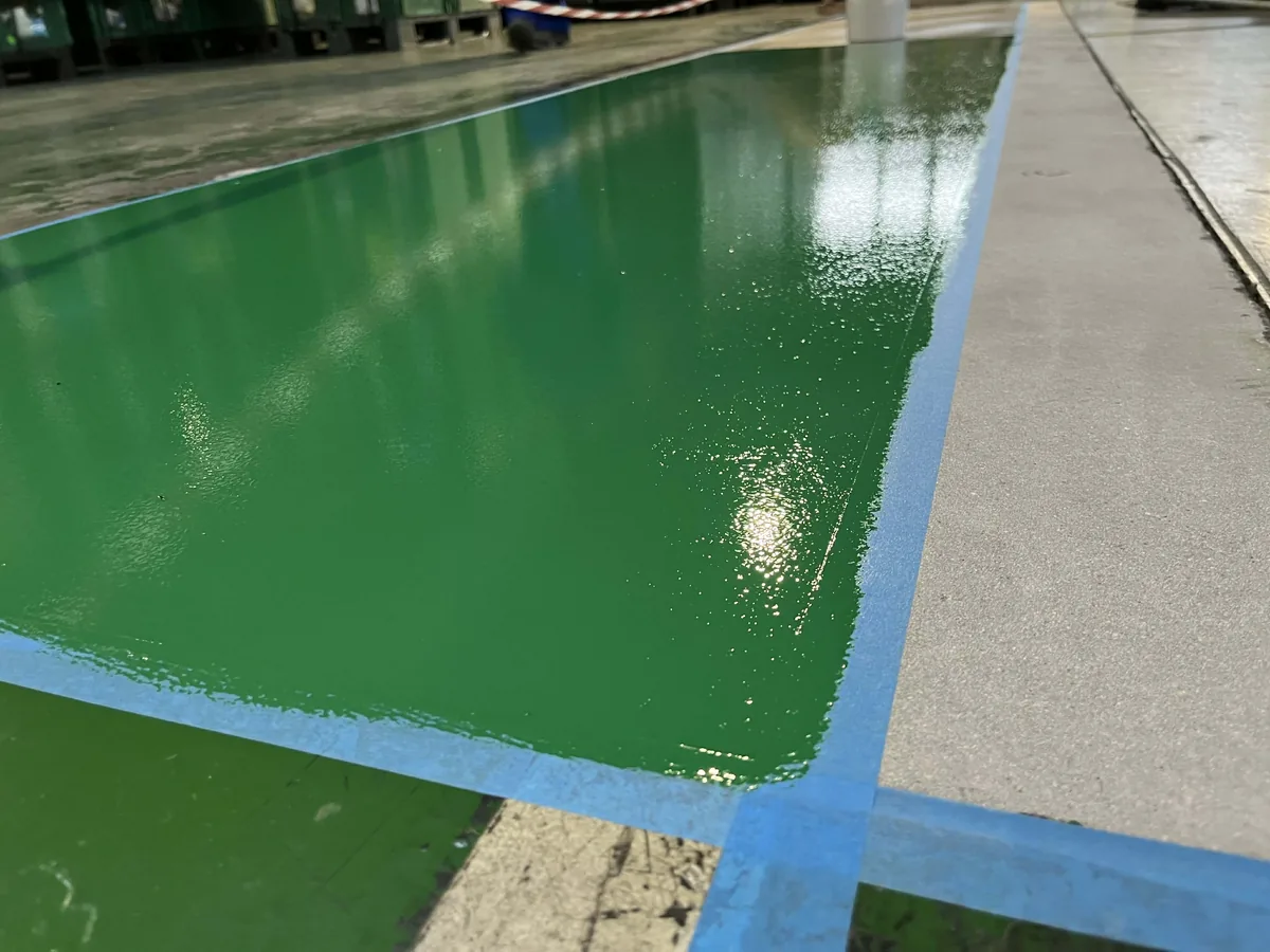 PU-cement bevonat ipari padló